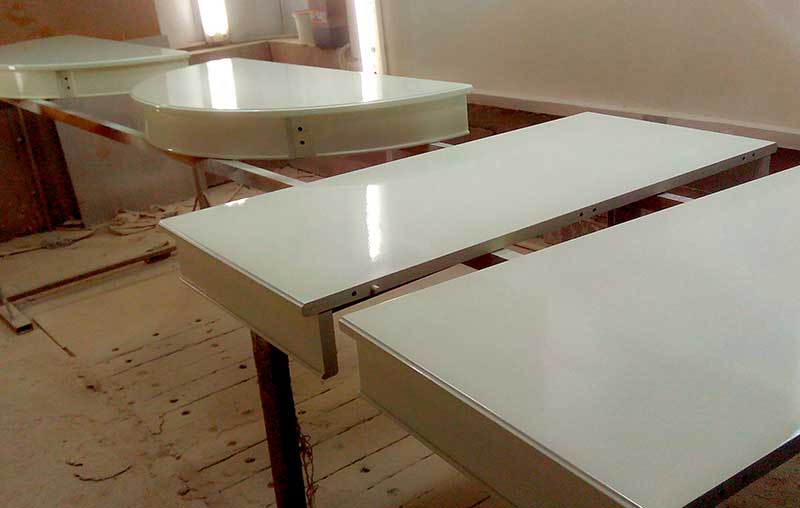 Покраска деревянного стола в стиле прованс