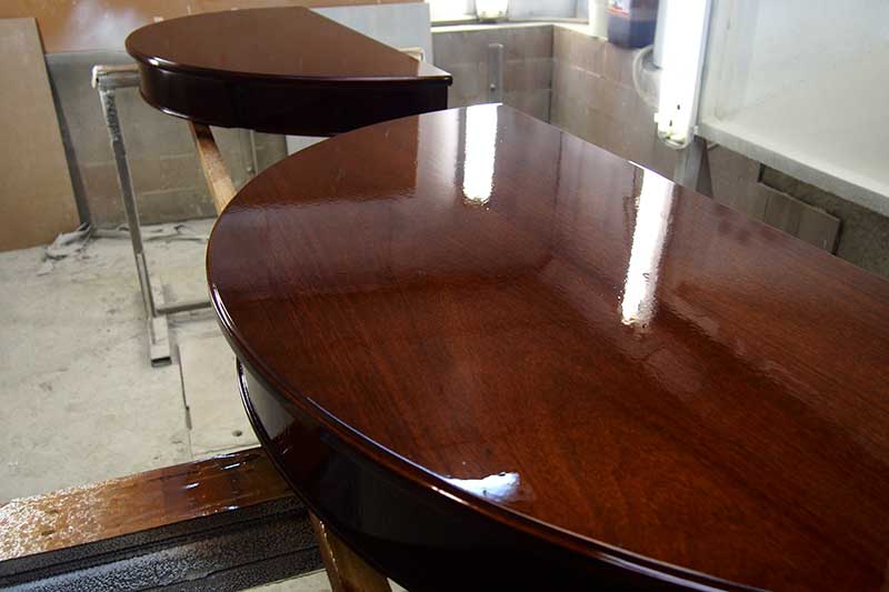 Покраска деревянного стола в стиле прованс
